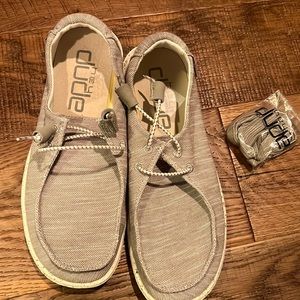 Hey dudes like new size 8